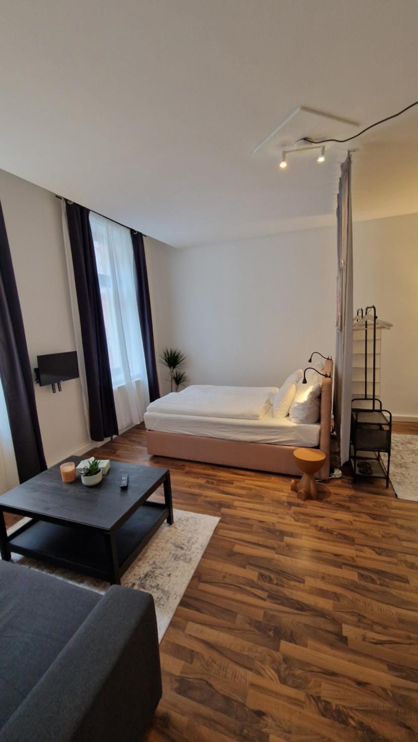 Bed, Living room, Photo of the whole room, Bedroom