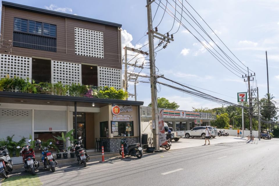 Property building, Neighbourhood, Street view