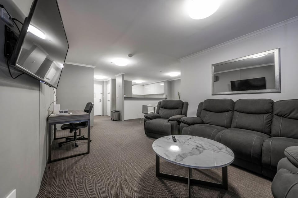 The Capital Dip Pool, Gym & Braddon Living Apartment in Canberra