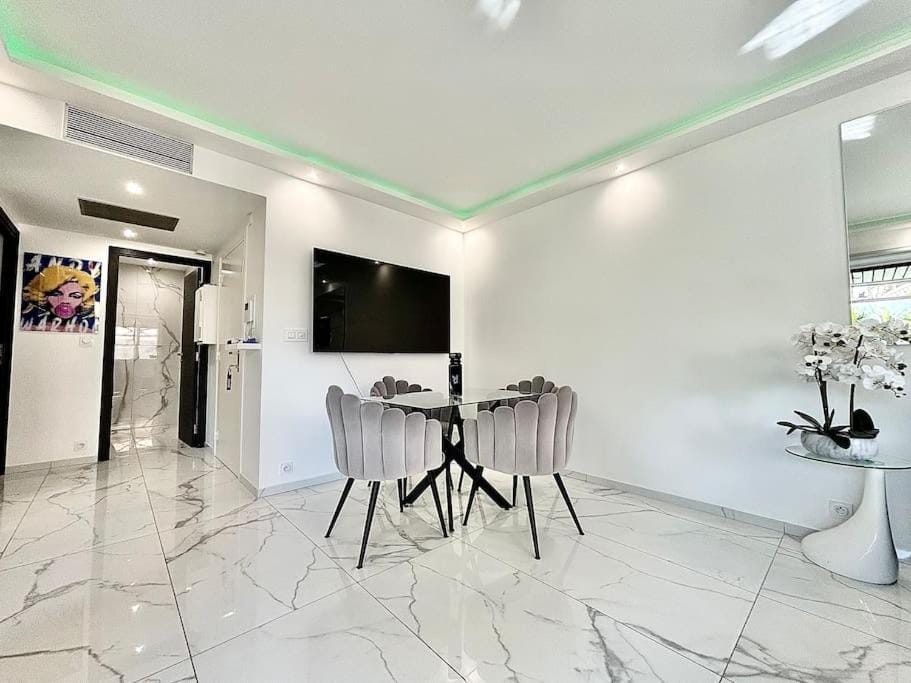 Gray D'Albion -2A8- 1 Chambre Apartment in Cannes