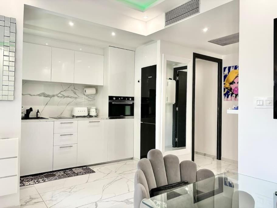 Gray D'Albion -2A8- 1 Chambre Apartment in Cannes