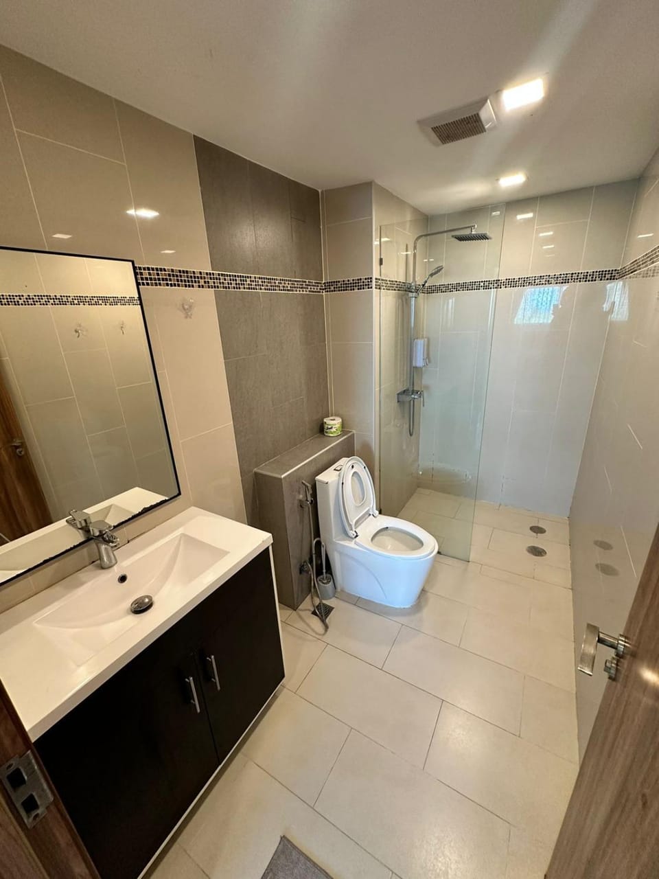 Shower, Toilet, Bathroom