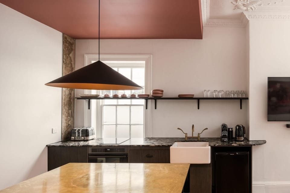 Miss Midgley's - Drawing Room Apartment in Brisbane