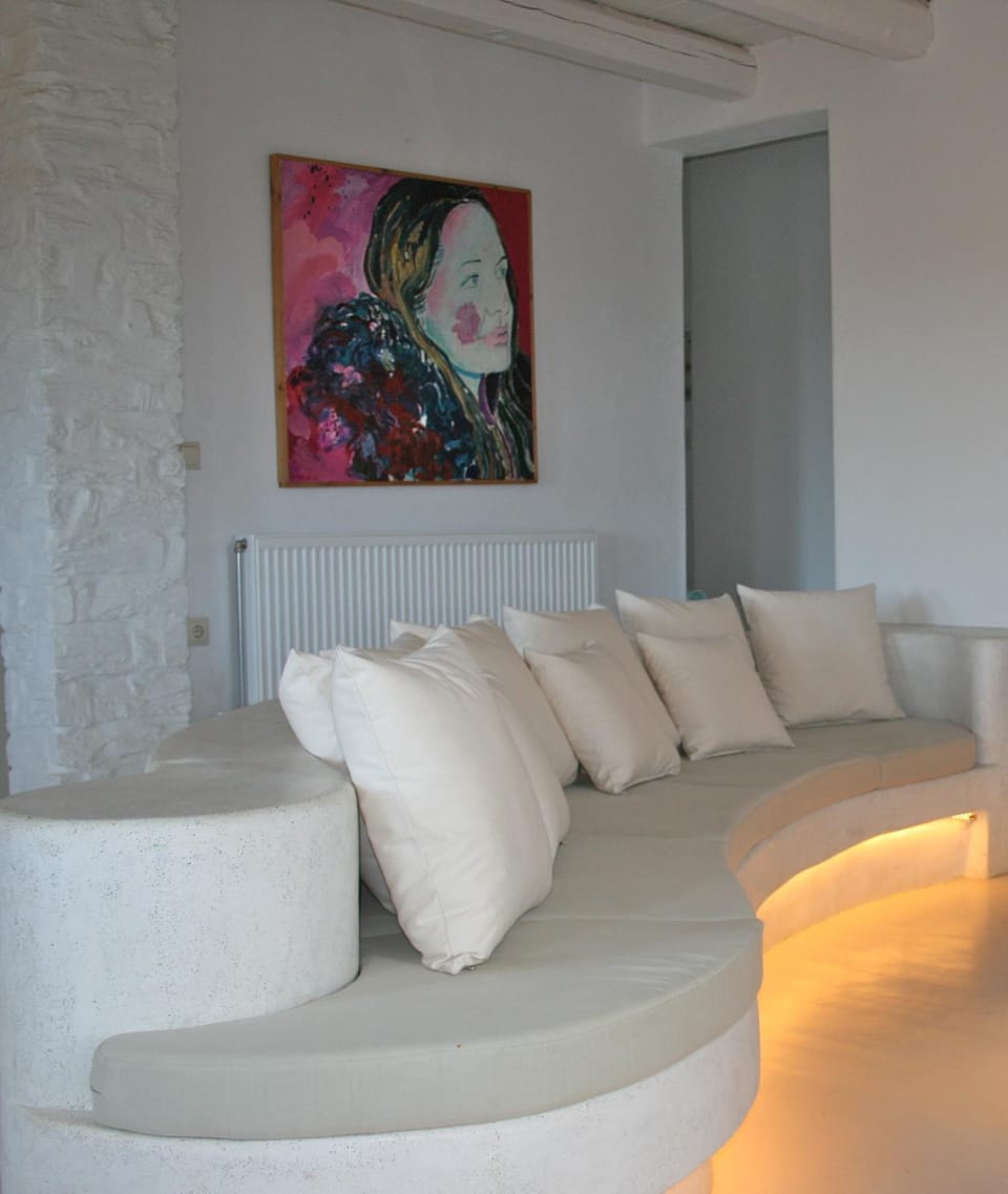 Living room, Decorative detail