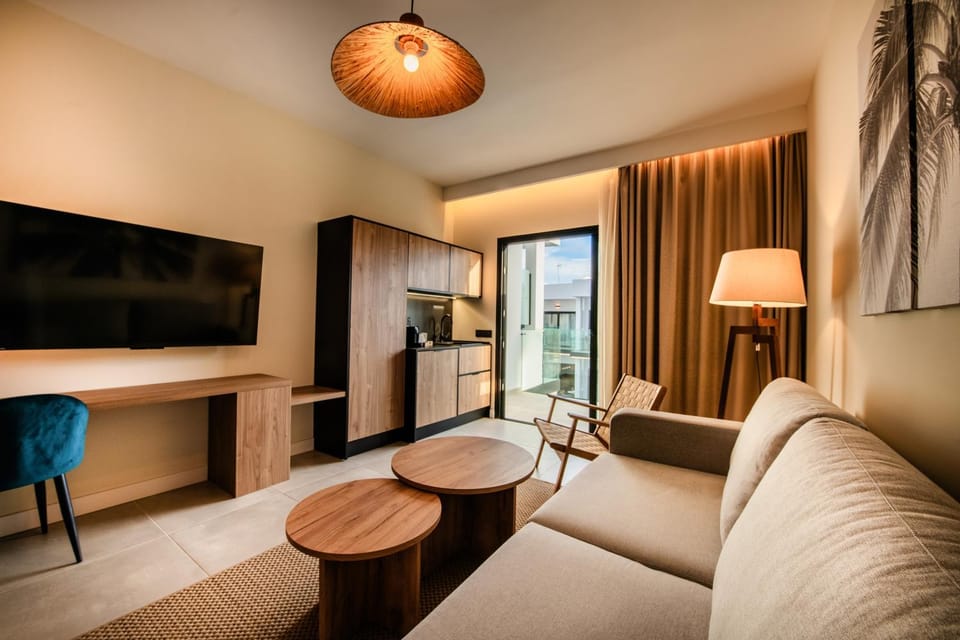 Communal lounge/ TV room, kitchen