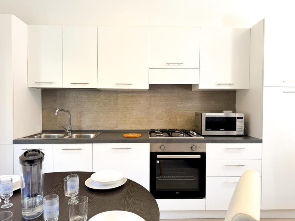 Kitchen or kitchenette, dishwasher, minibar, oven, pet friendly, stove, toaster