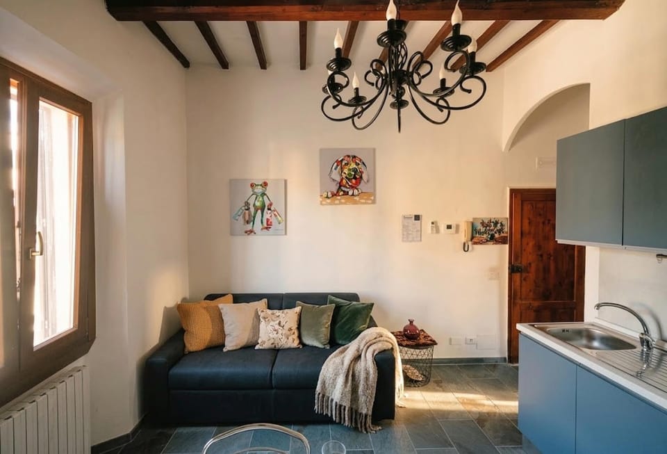 Kitchen or kitchenette, Living room, Seating area