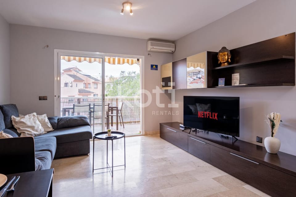 Koti Rentals - Acha II Apartment in Fuengirola