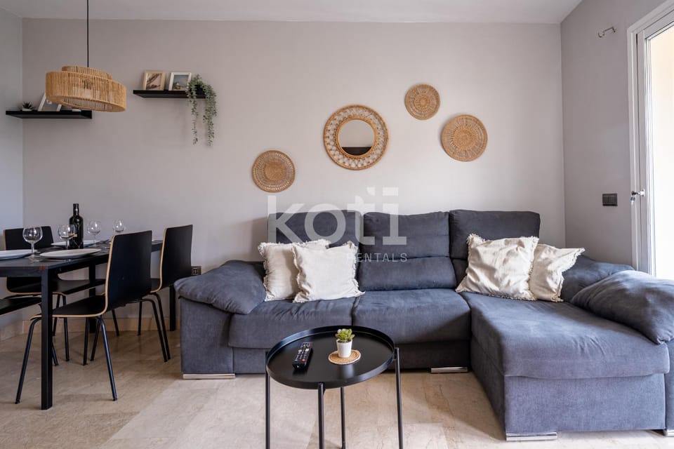 Koti Rentals - Acha II Apartment in Fuengirola