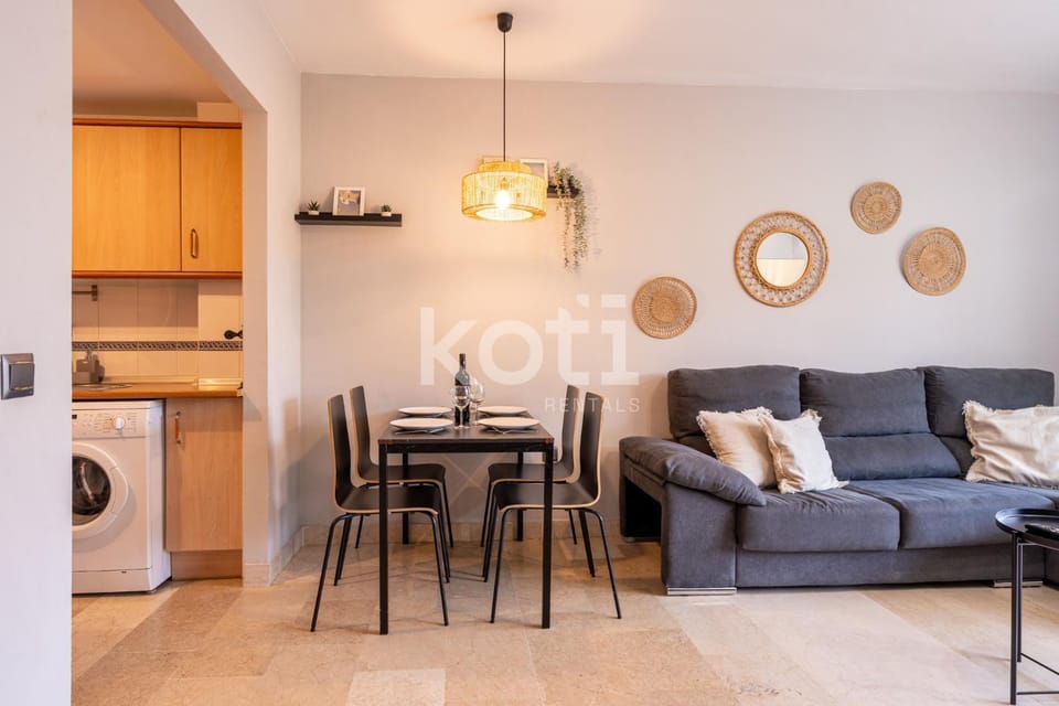 Koti Rentals - Acha II Apartment in Fuengirola