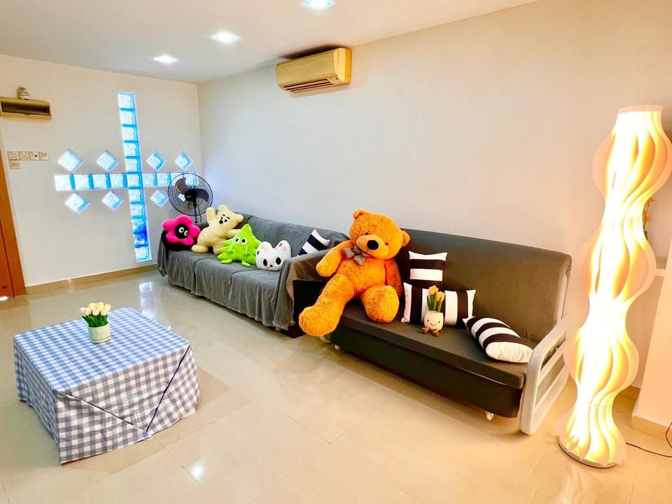 Living room, Seating area, air conditioner