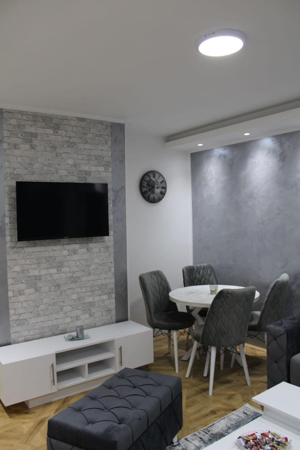 TV and multimedia, Living room, Seating area