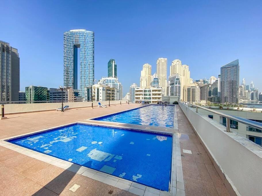 Studio -DEC Towers T2 - Near Marina Beach Apartment in Dubai