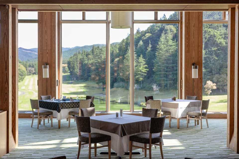 Day, Dining area