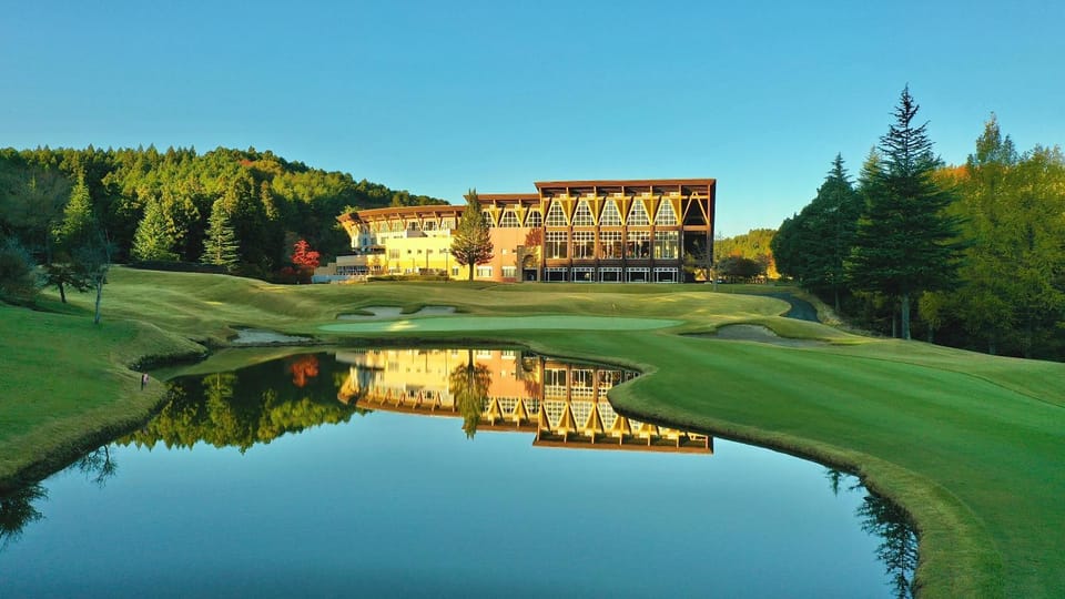Property building, Day, Natural landscape, Golfcourse