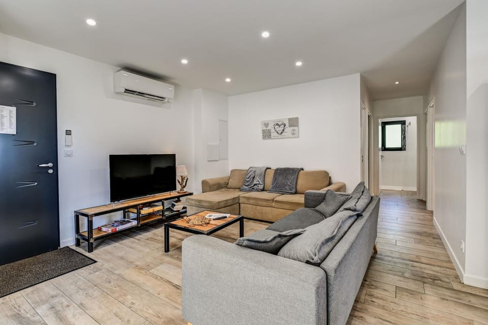 Property building, Living room