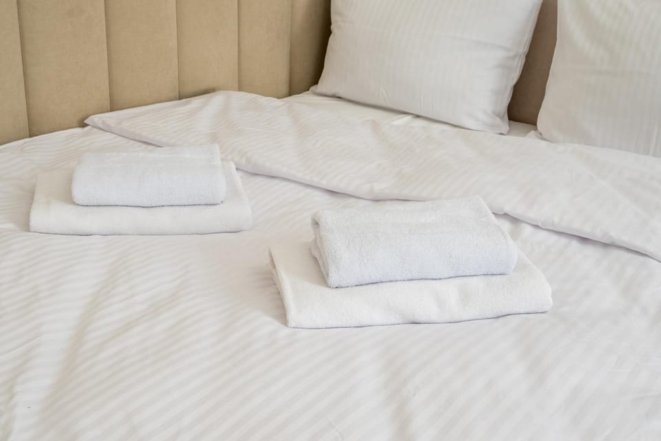 Bed, Photo of the whole room, Bedroom, towels