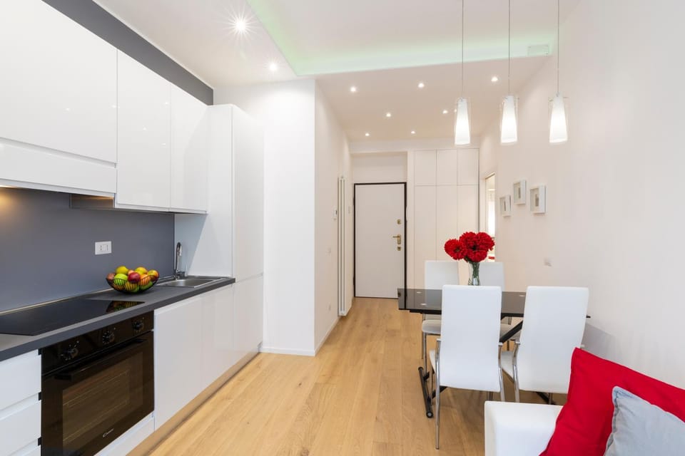 Kitchen or kitchenette, Seating area, Dining area