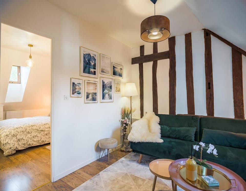 Living room, Photo of the whole room