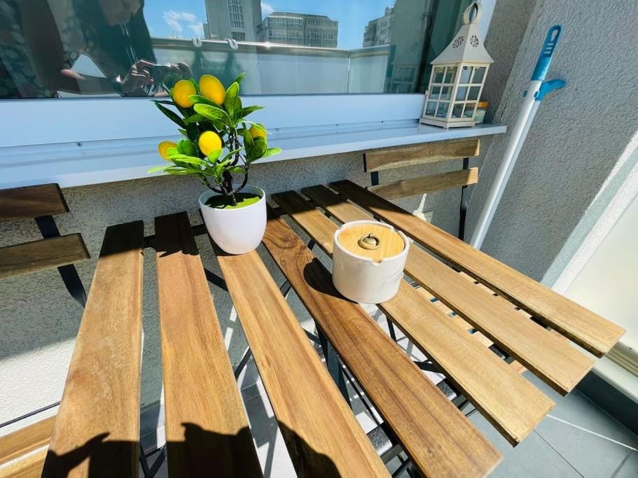 View (from property/room), Balcony/Terrace, Seating area