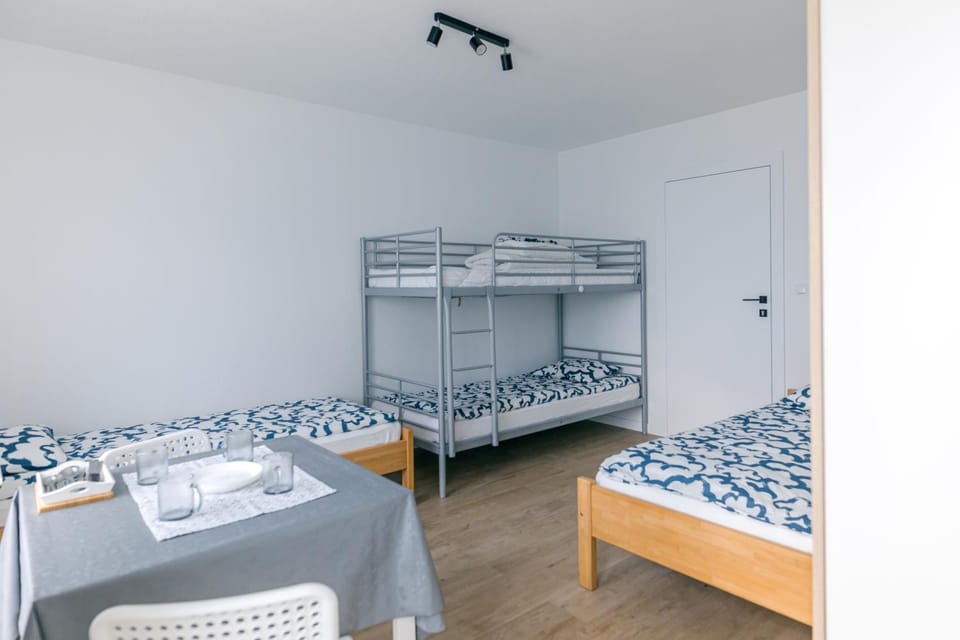 Bed, Photo of the whole room, bunk bed