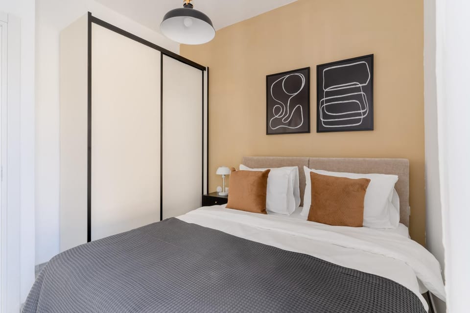 Bed, Photo of the whole room, Bedroom, wardrobe