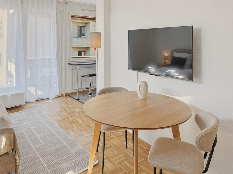 TV and multimedia, Dining area