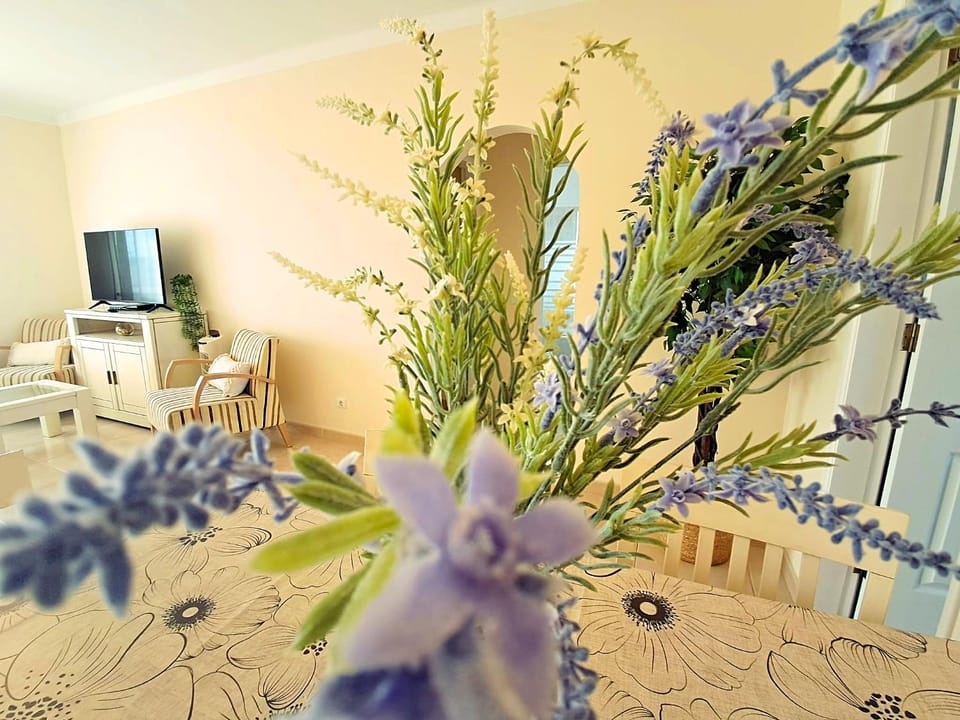 Communal lounge/ TV room, Living room, Decorative detail