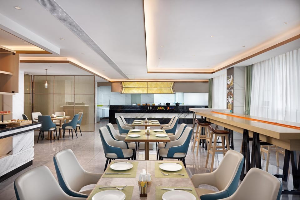 Restaurant/places to eat, Restaurant/places to eat