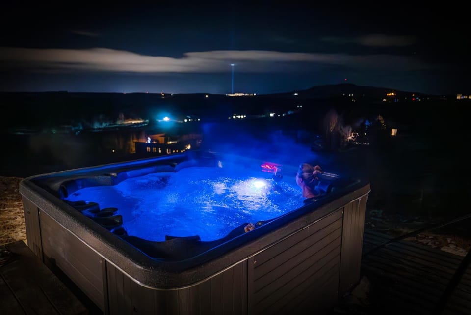 Natural landscape, Hot Tub, Pool view