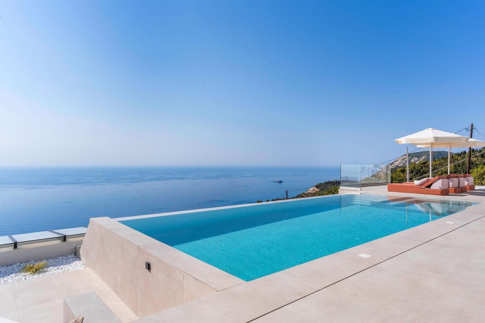 Pool view, Sea view, Swimming pool, sunbed
