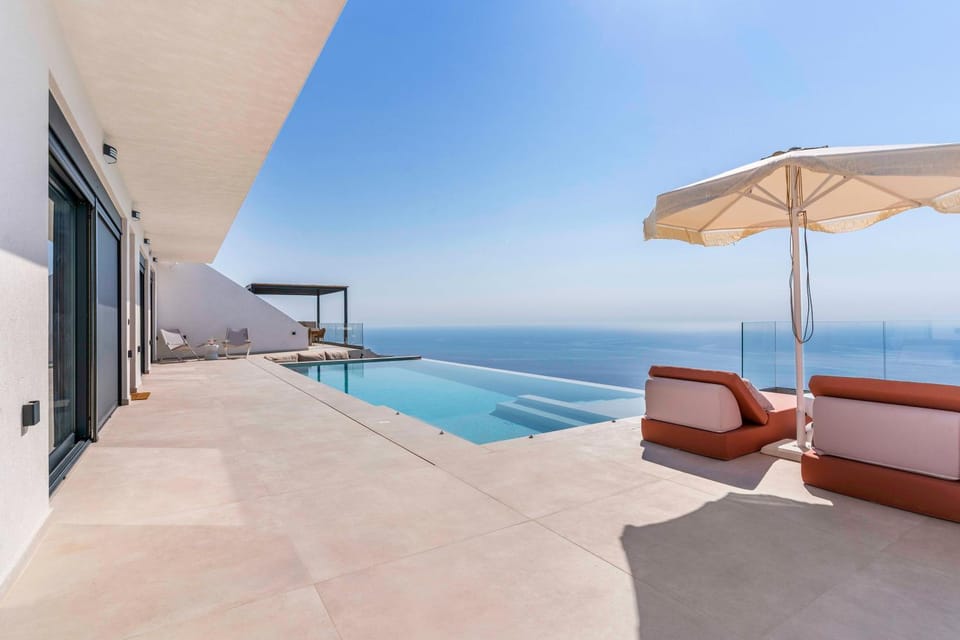 View (from property/room), Pool view, Sea view, Swimming pool, sunbed