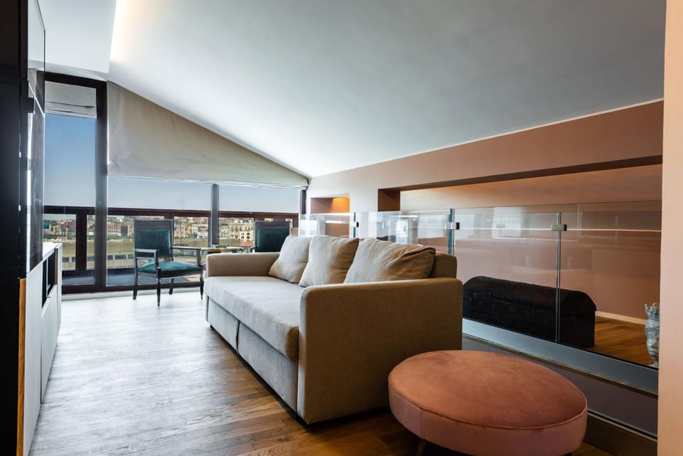 Communal lounge/ TV room, Living room