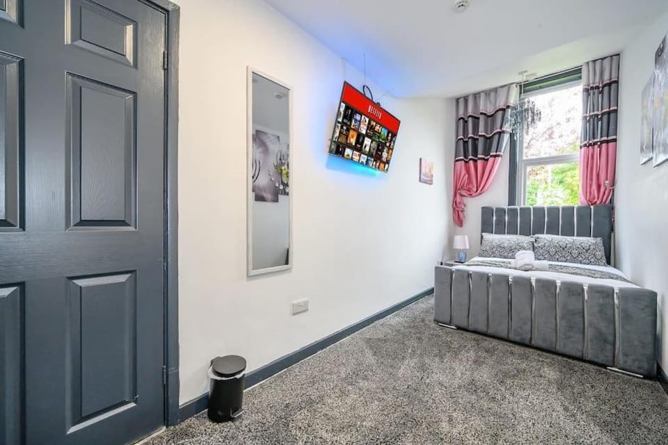 -F5GH- For relaxed & Cosy stay, Free Parking, WiFi Apartment in Leeds