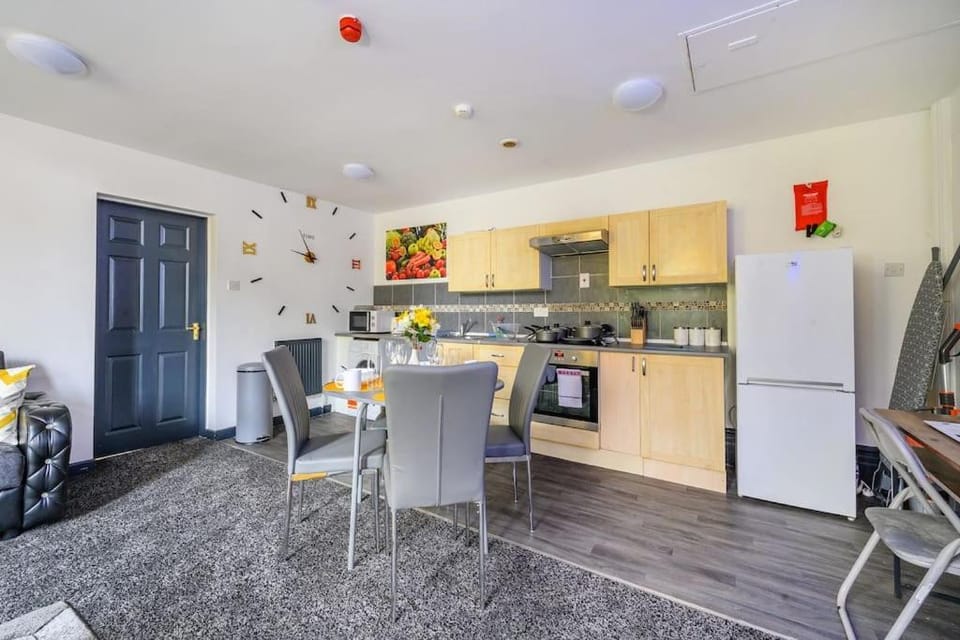 -F5GH- For relaxed & Cosy stay, Free Parking, WiFi Apartment in Leeds