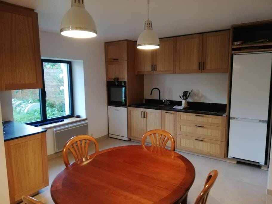 Maison de pêcheur restaurée 2022 à 800 m de la plage, GR34 House in Finistere