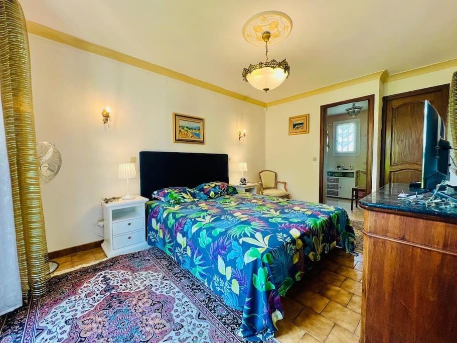 Studio Soleil - Piscine, Parking, Jardin, Calme, Wifi, 2 personnes Apartment in Provence-Alpes-Côte d'Azur