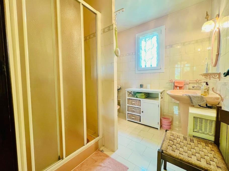 Studio Soleil - Piscine, Parking, Jardin, Calme, Wifi, 2 personnes Apartment in Provence-Alpes-Côte d'Azur