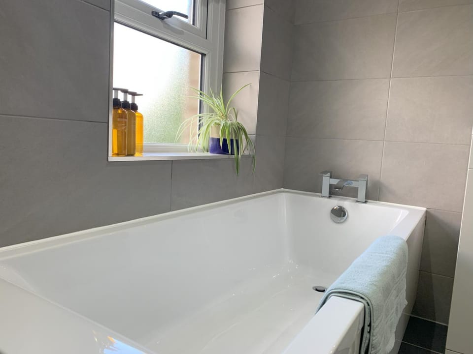 Bathroom, Bath