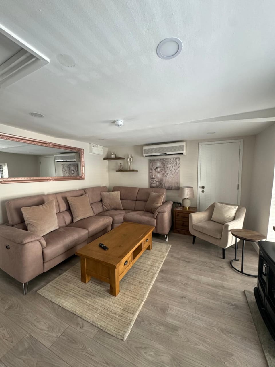 City Centre Former Coach House Apartment in Oxford