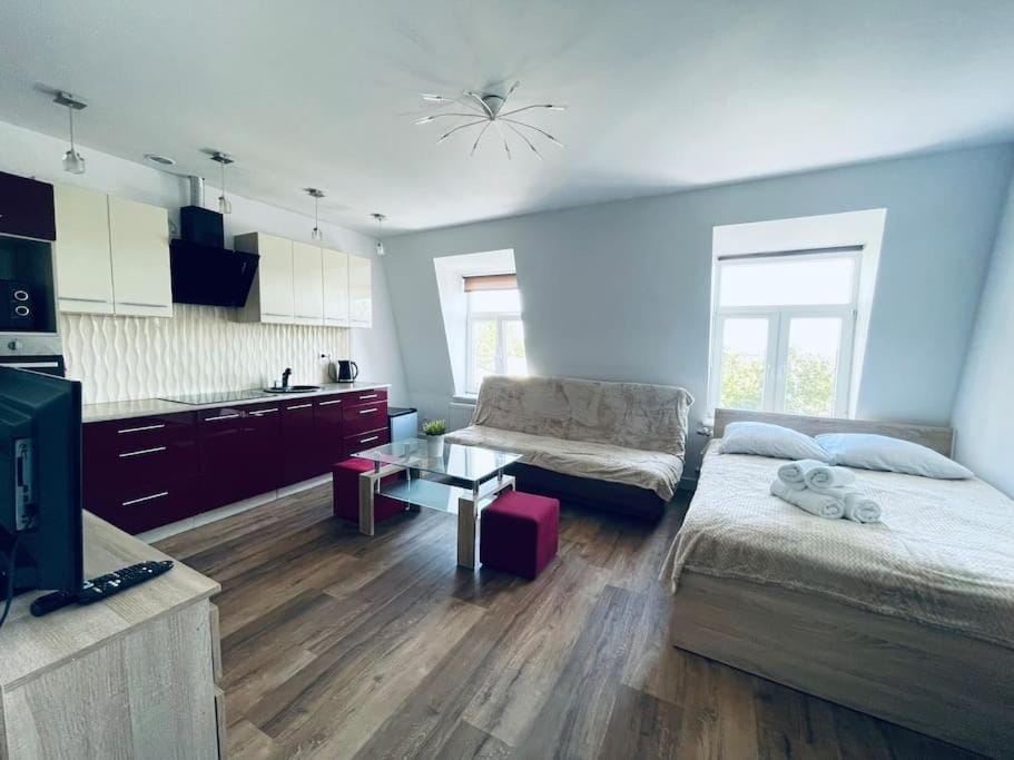EASY RENT- Wyszyńskiego, Centrum 24h Check-in Apartment in Poland