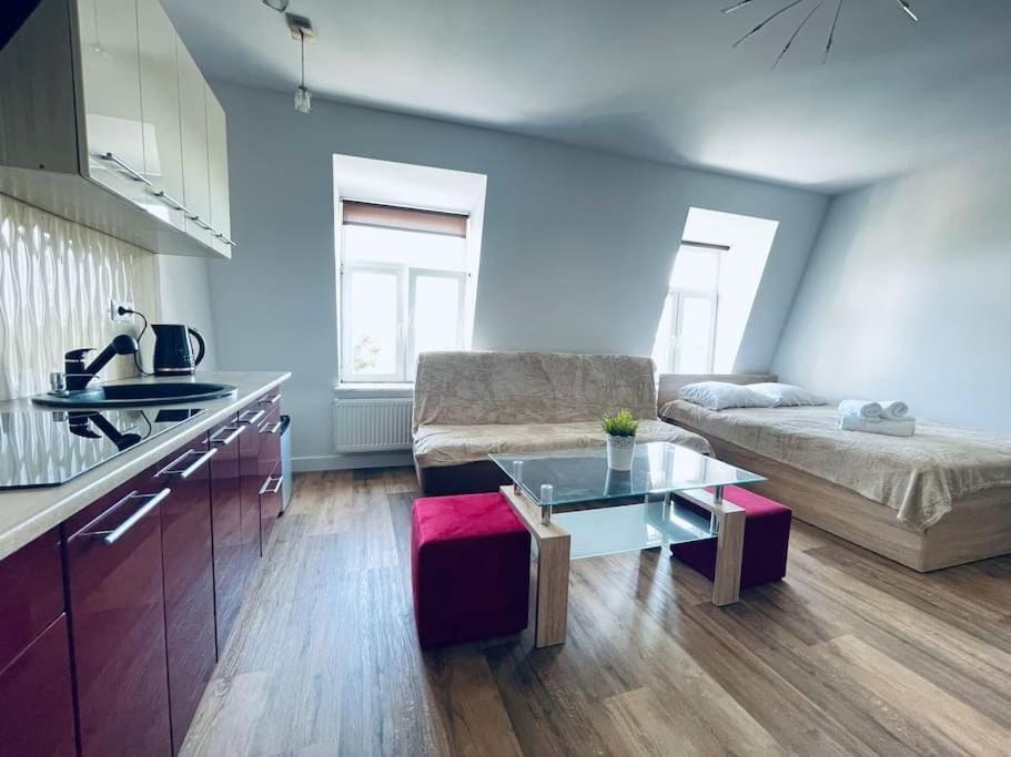 EASY RENT- Wyszyńskiego, Centrum 24h Check-in Apartment in Poland