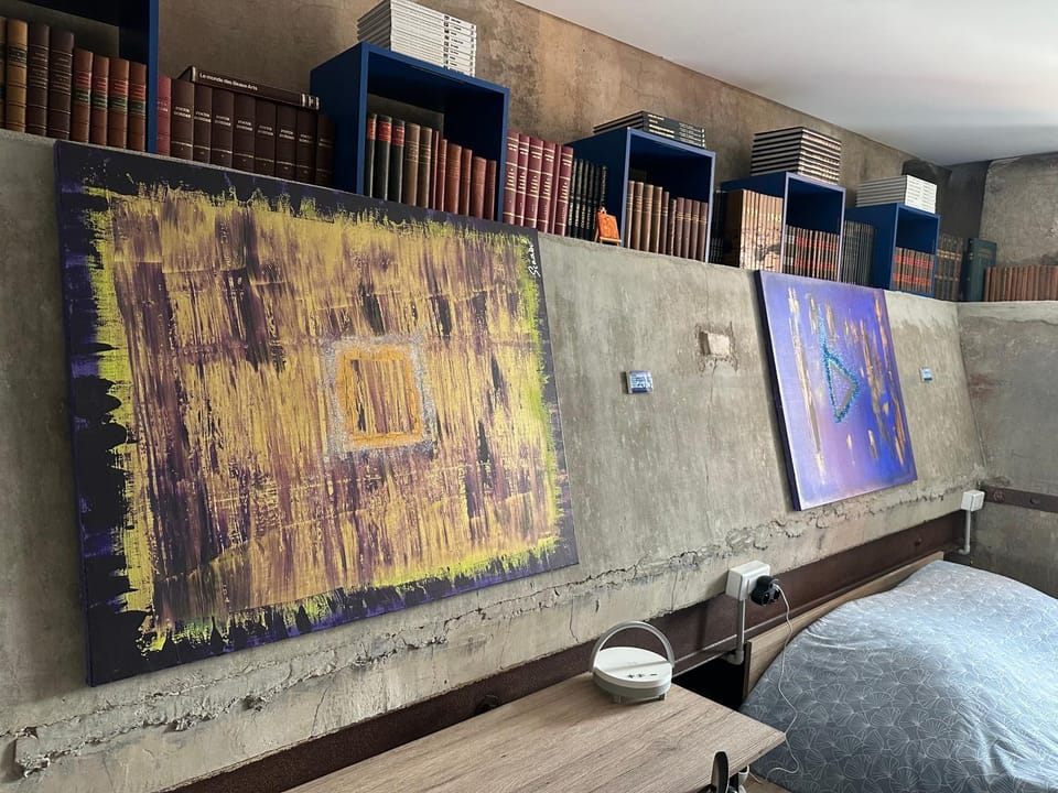 Bed, Library, Decorative detail