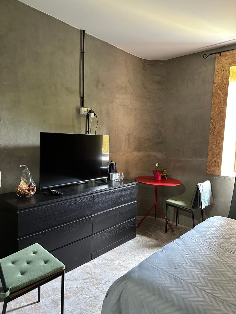 TV and multimedia, Seating area