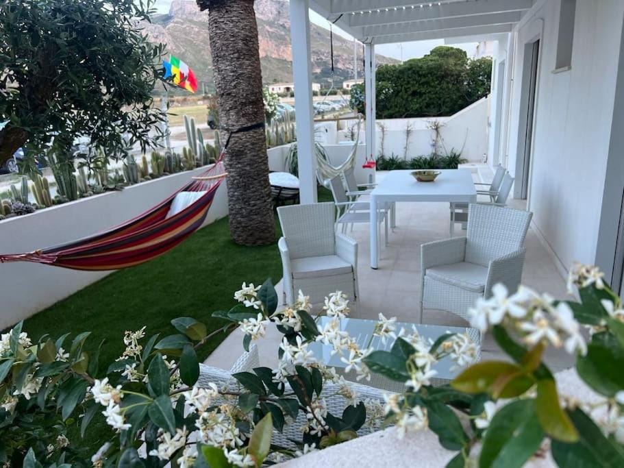 Villa Ippolita - 2 Bedrooms Apartment with Exclusive Garden Apartment in San Vito Lo Capo