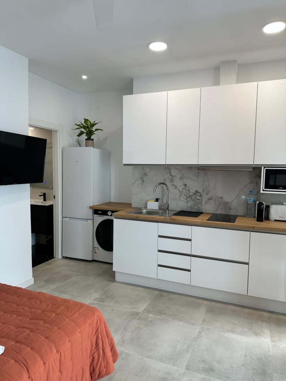 Kitchen or kitchenette