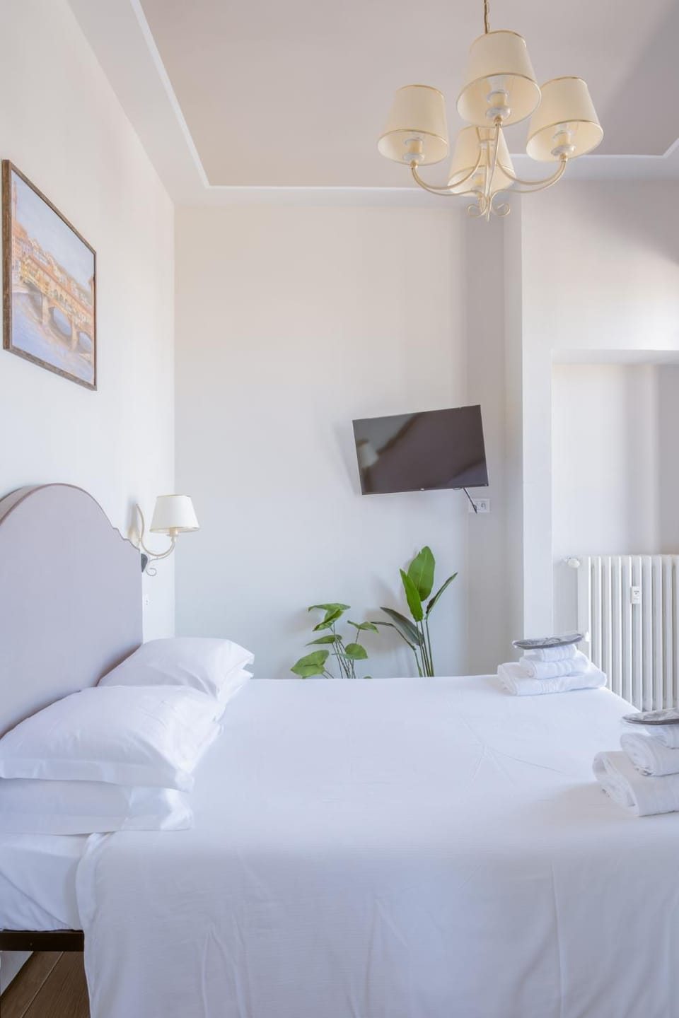 Bed, TV and multimedia, Photo of the whole room, Bedroom, internet, towels