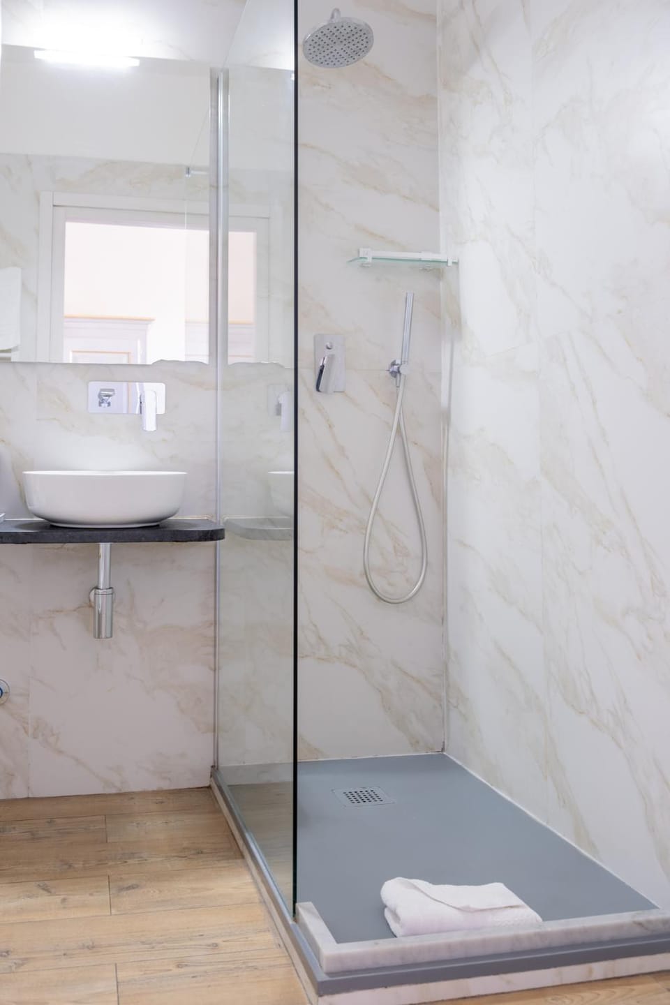 Shower, Bathroom, towels