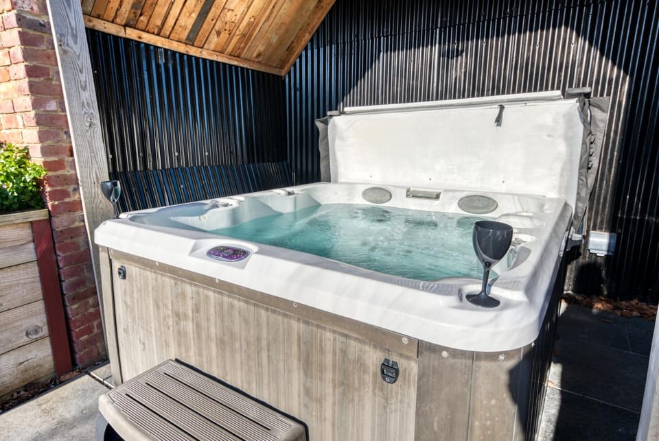 Spring, Day, Night, Hot Tub
