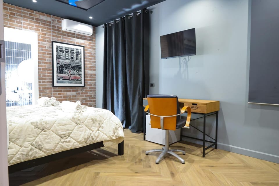 Bed, TV and multimedia, Balcony/Terrace, Bedroom, air conditioner